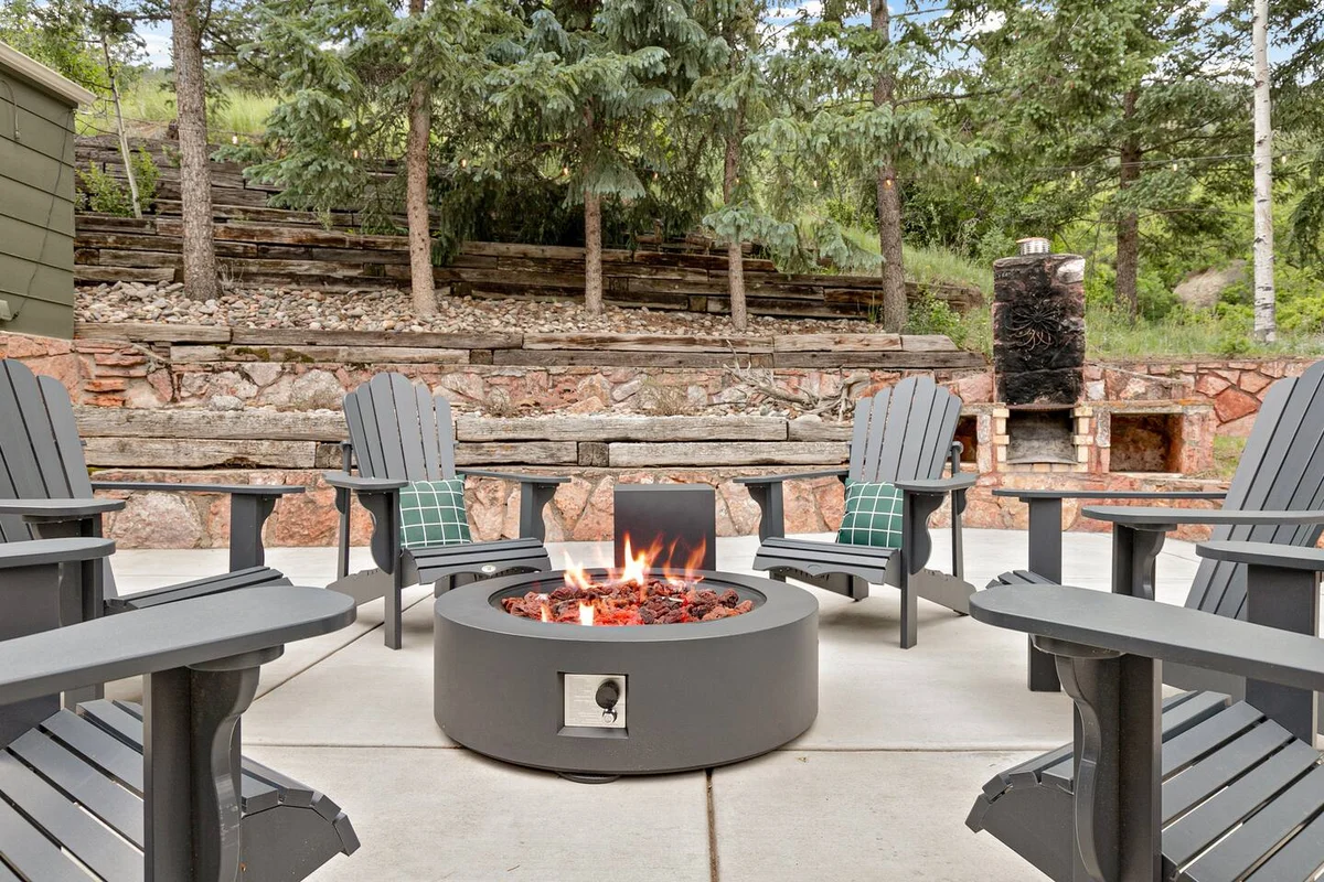 Serene Mountain Retreat: Fireplace, Hot Tub, Views #6