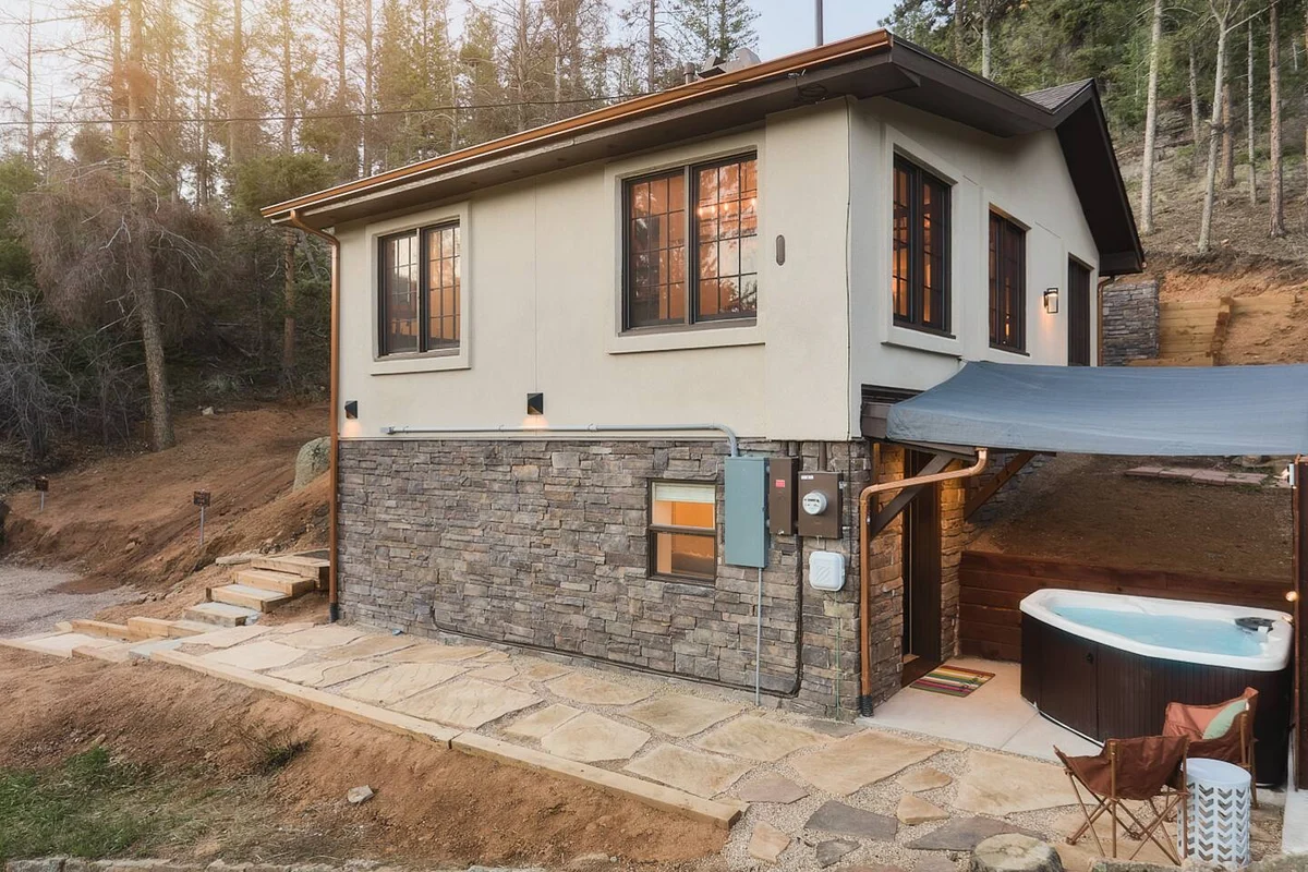Mountain View Bungalow - Private Hot Tub #26