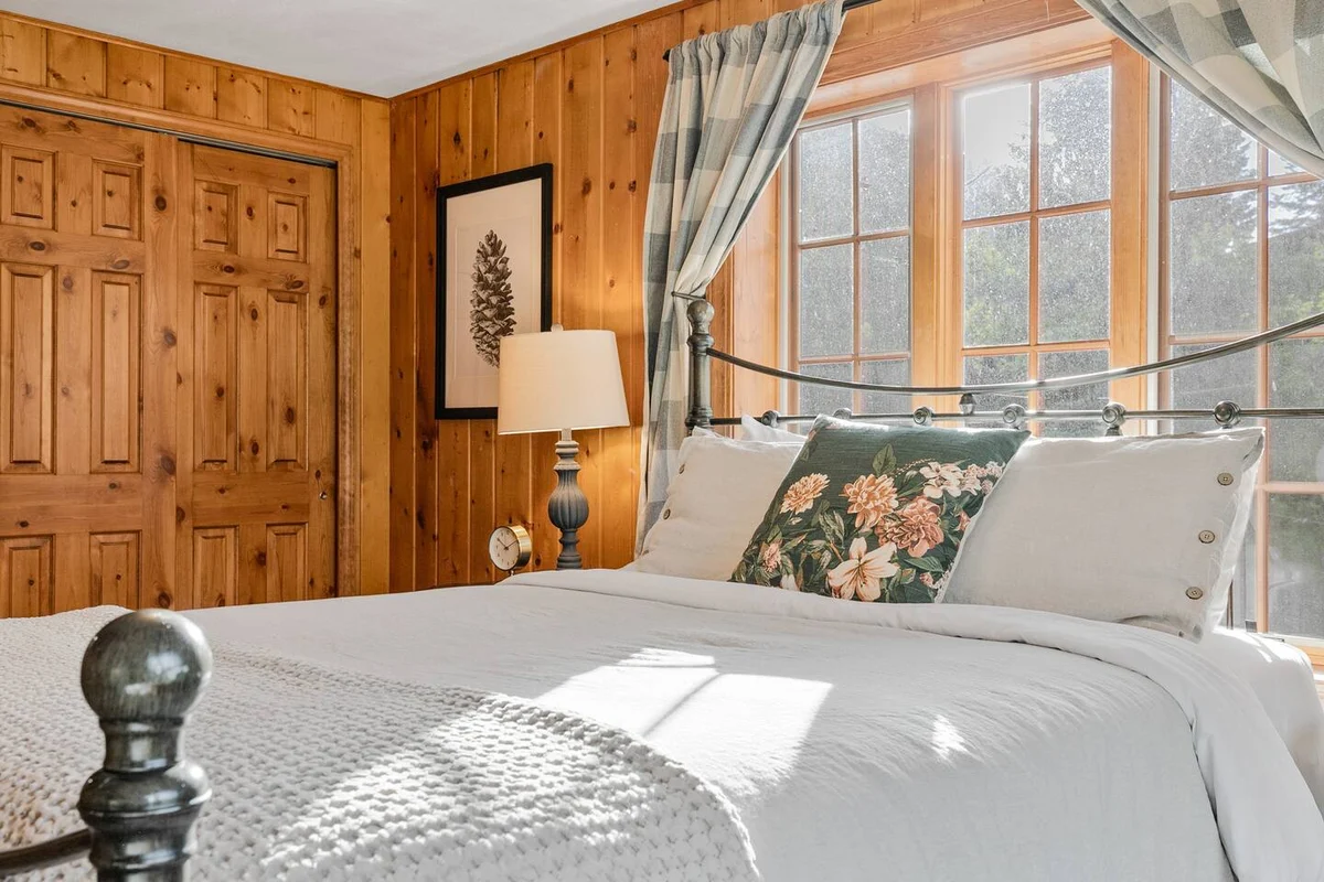 Serene Mountain Retreat: Fireplace, Hot Tub, Views #26