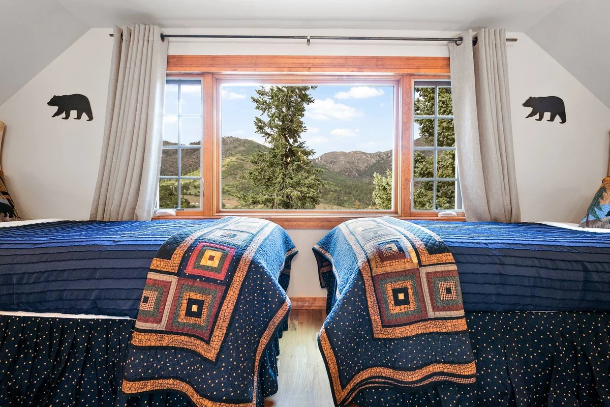 Serene Mountain Retreat: Fireplace, Hot Tub, Views #50