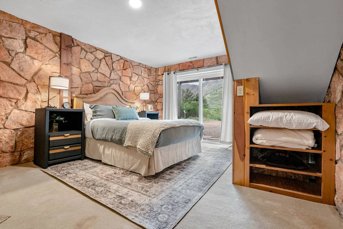 Serene Mountain Retreat: Fireplace, Hot Tub, Views #34
