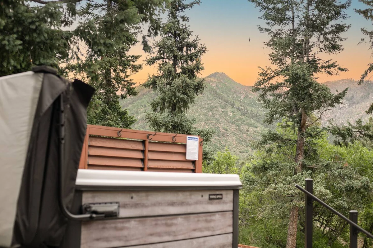 Serene Mountain Retreat: Fireplace, Hot Tub, Views #94