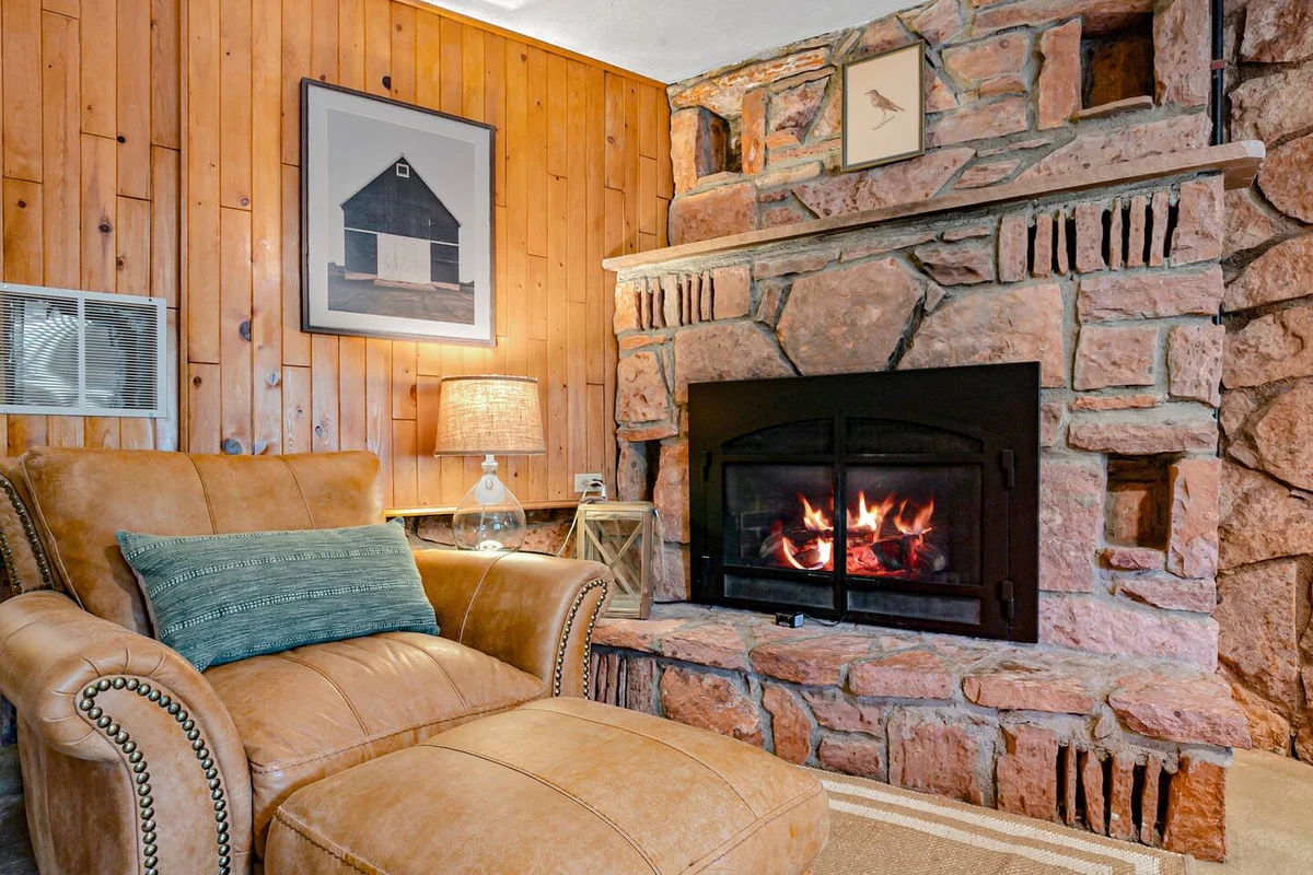Serene Mountain Retreat: Fireplace, Hot Tub, Views #96