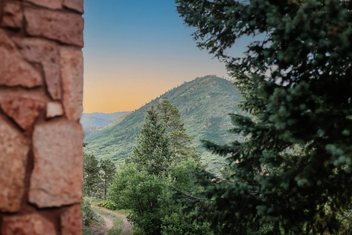 Serene Mountain Retreat: Fireplace, Hot Tub, Views #101