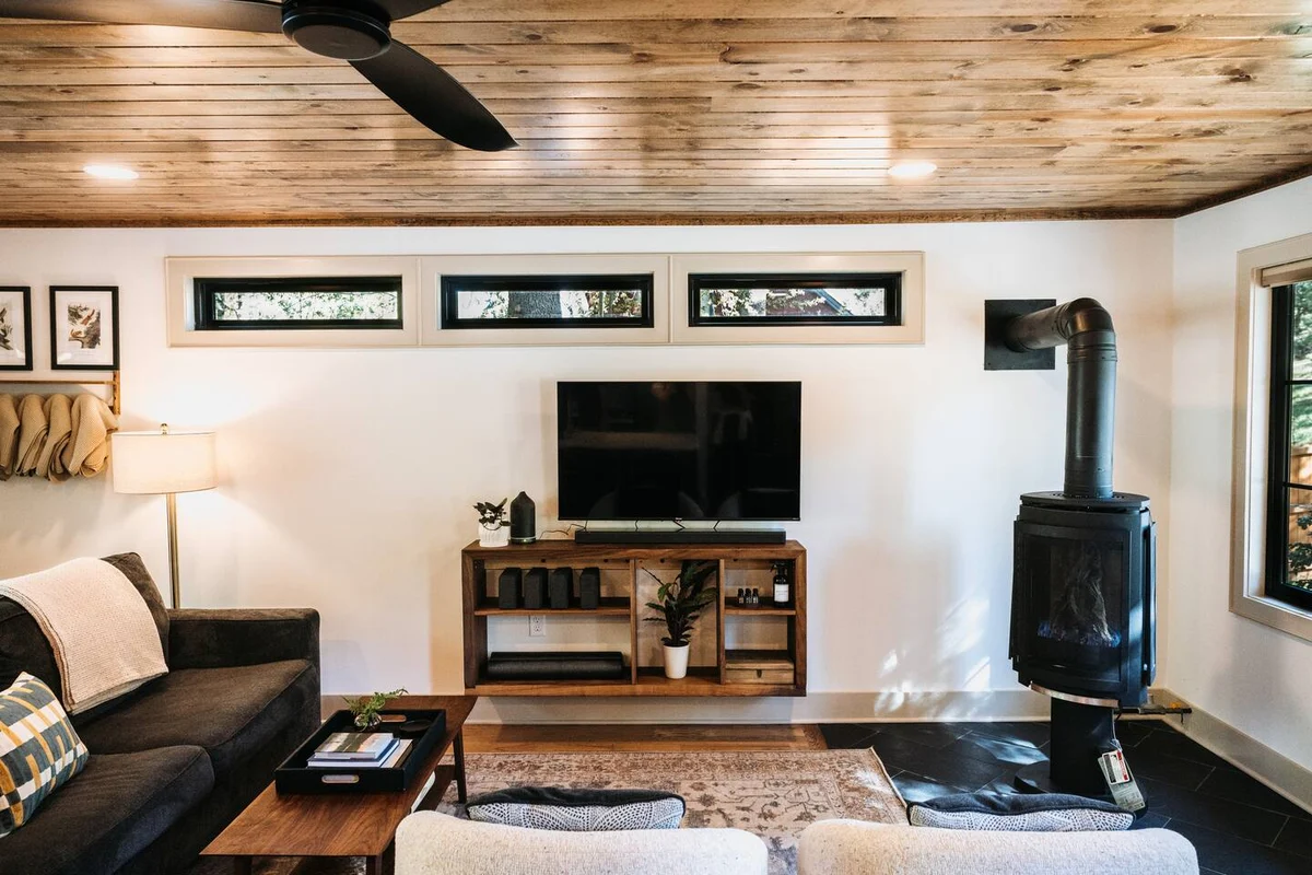 Peaceful Retreat w/ TWO Hot Tubs, Sauna, Fire Pits #65
