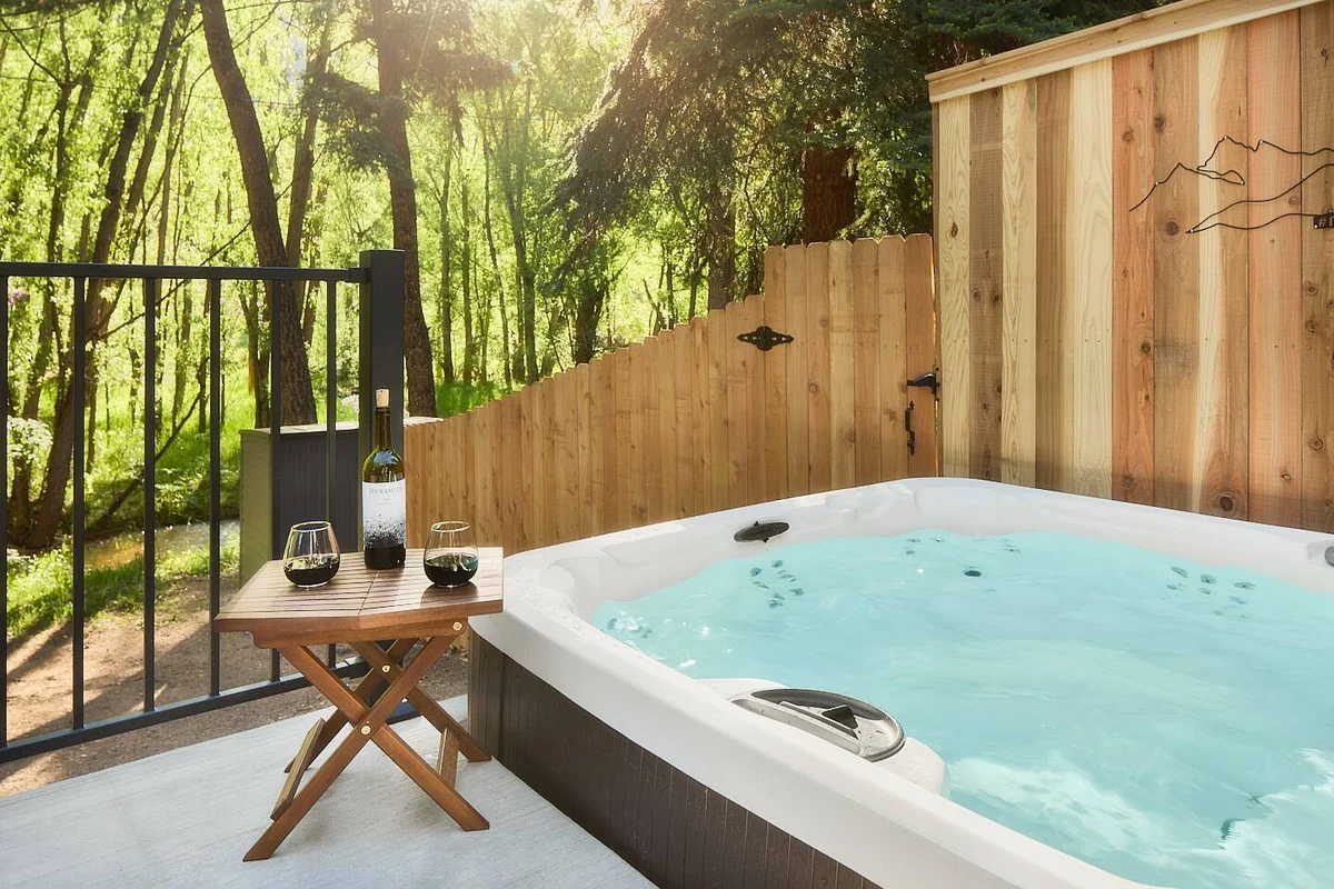 Peaceful Retreat w/ TWO Hot Tubs, Sauna, Fire Pits #86