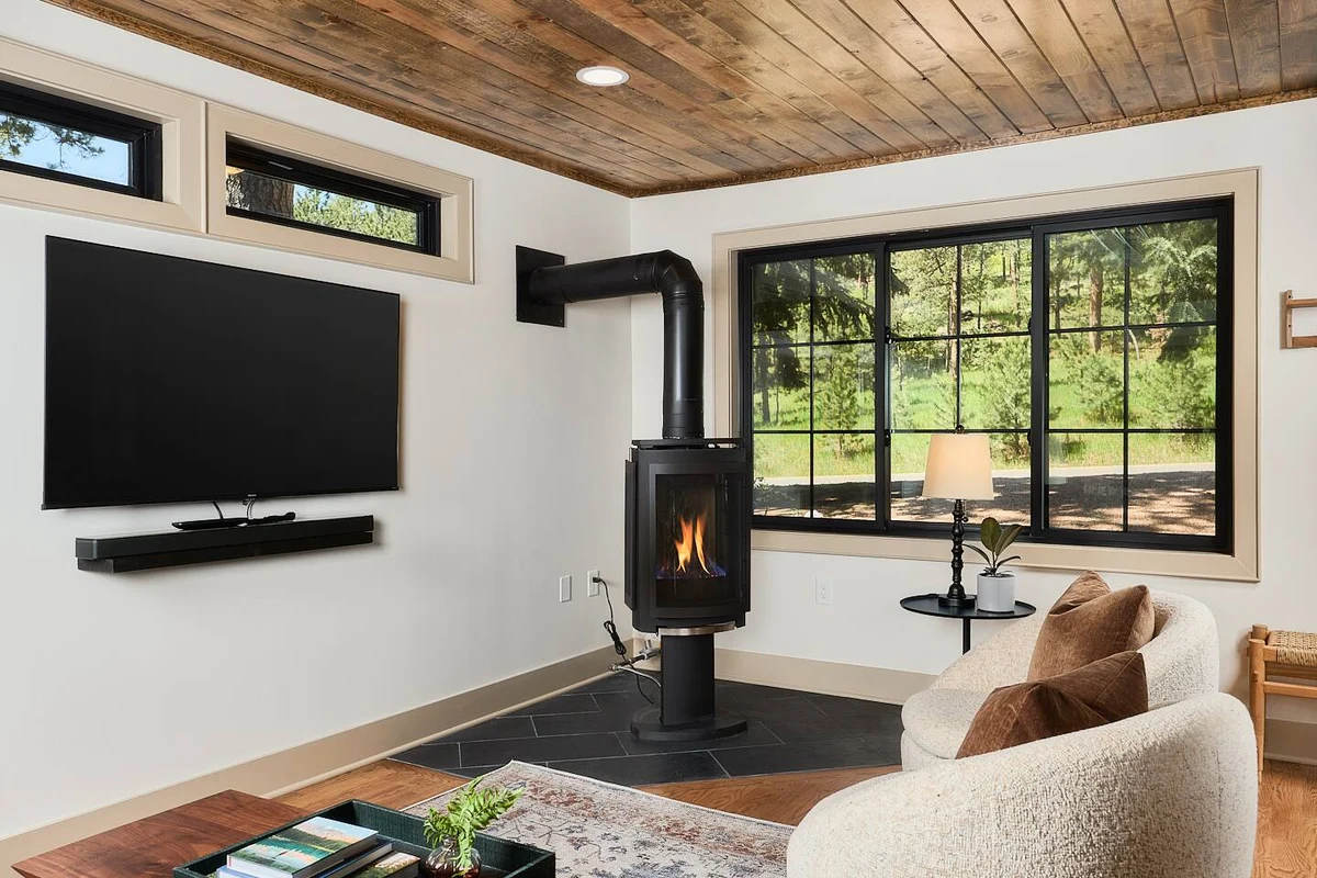 Peaceful Retreat w/ TWO Hot Tubs, Sauna, Fire Pits #95