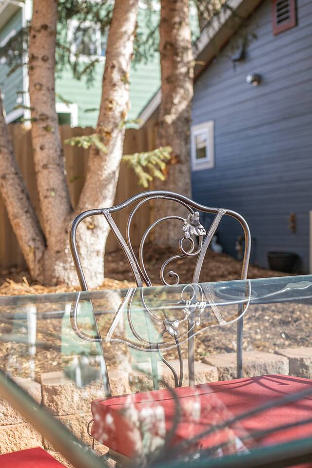 The Blue Spruce DT Luxe Cottage - Holiday Home #50