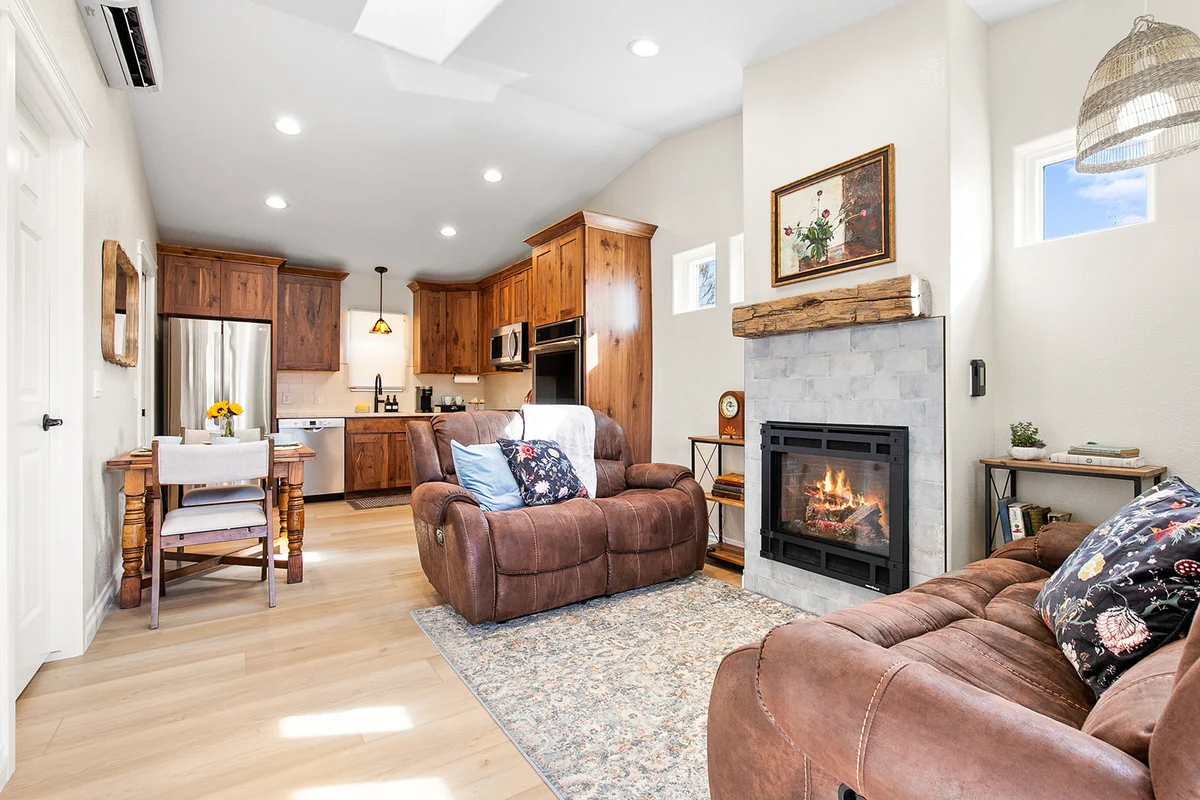Three Oaks & Blue Spruce Retreat #28