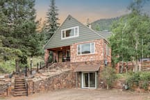 Serene Mountain Retreat: Fireplace, Hot Tub, Views #102