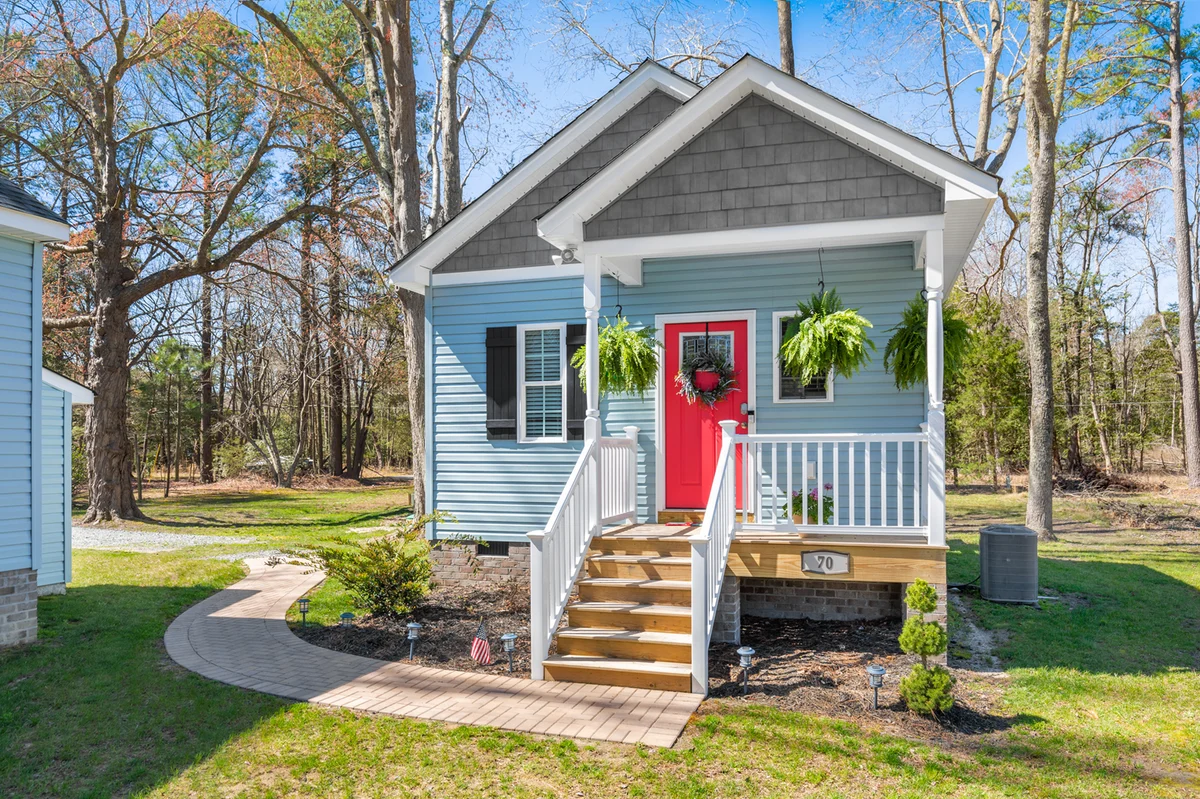 Home in Deltaville property photo 2
