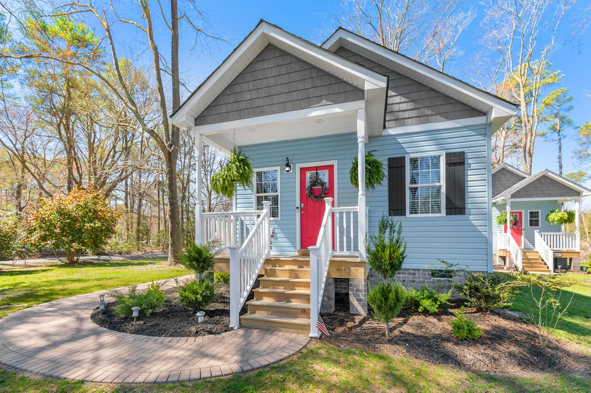 Home in Deltaville property photo 3