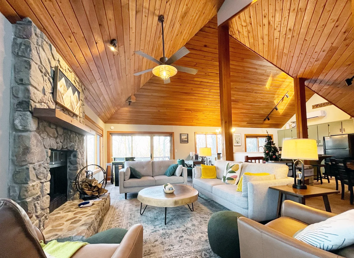 Home in Wintergreen Resort property photo 2