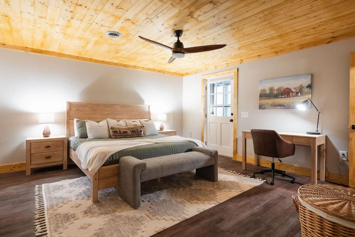 Creekside Cabin #3