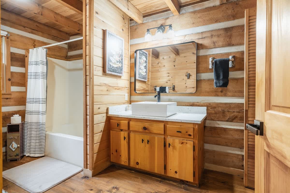 Creekside Cabin #19