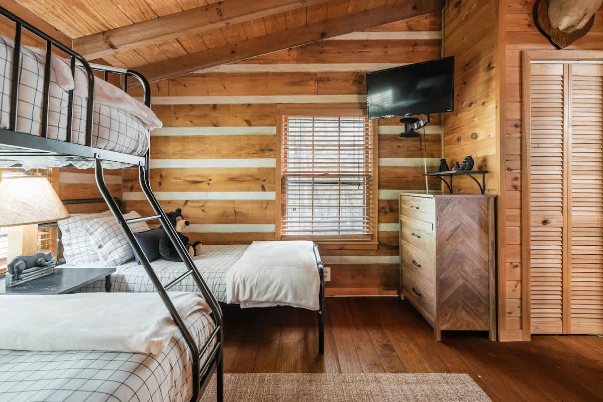 Creekside Cabin #13