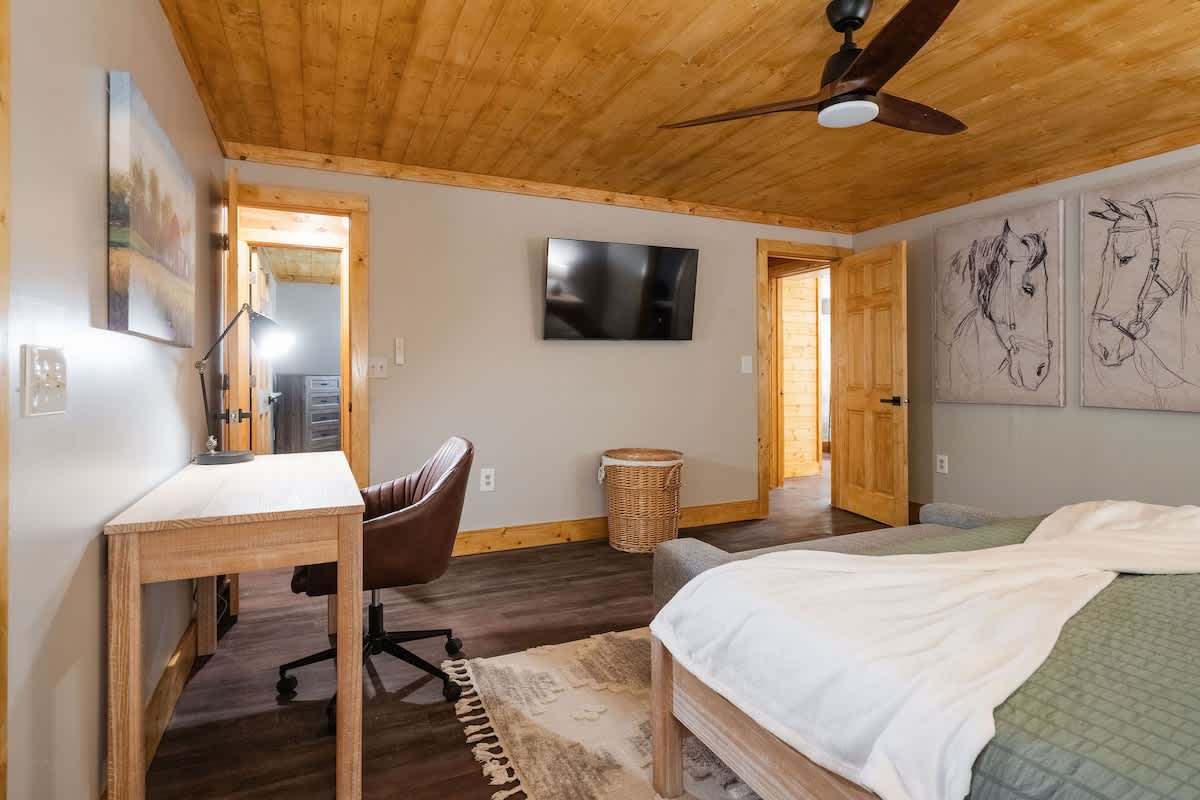 Creekside Cabin #33