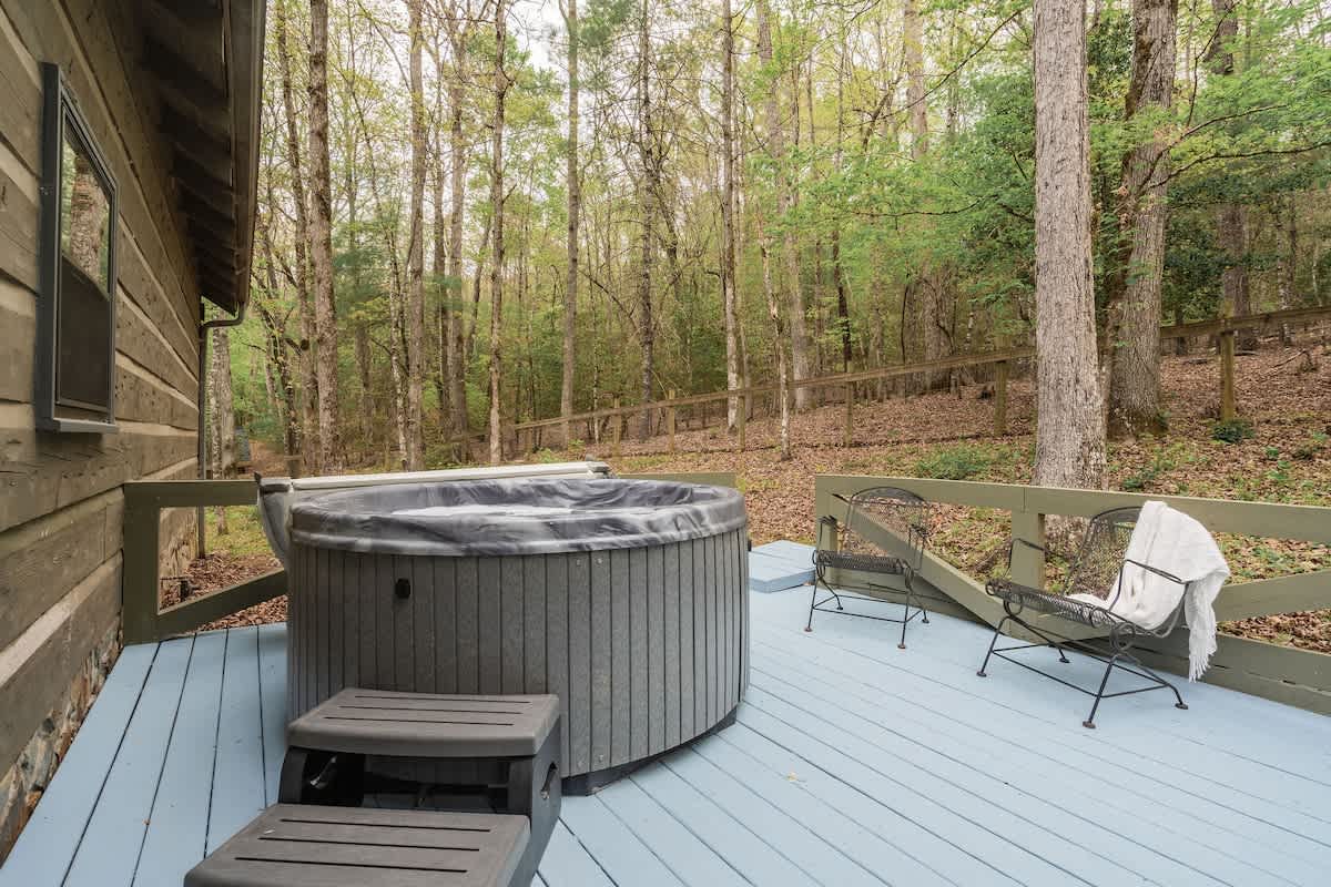 Creekside Cabin #100