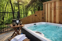 Peaceful Retreat w/ TWO Hot Tubs, Sauna, Fire Pits #112