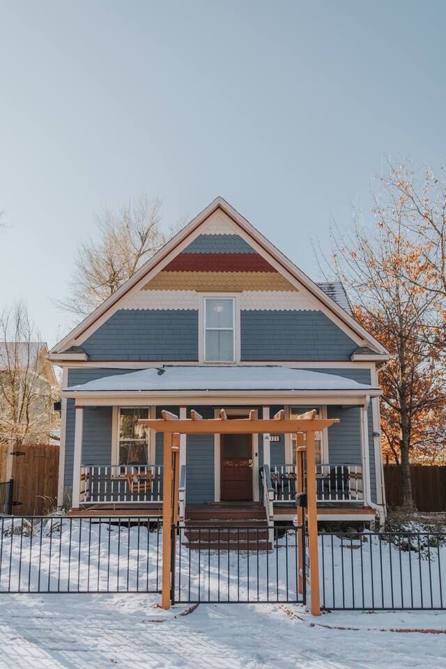 Spacious Downtown Family Home: Hot Tub & Fire Pit #46