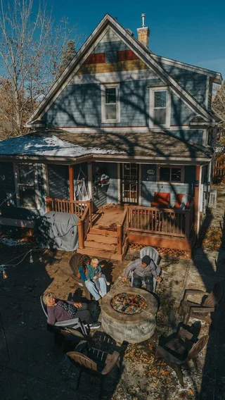 Spacious Downtown Family Home: Hot Tub & Fire Pit #53