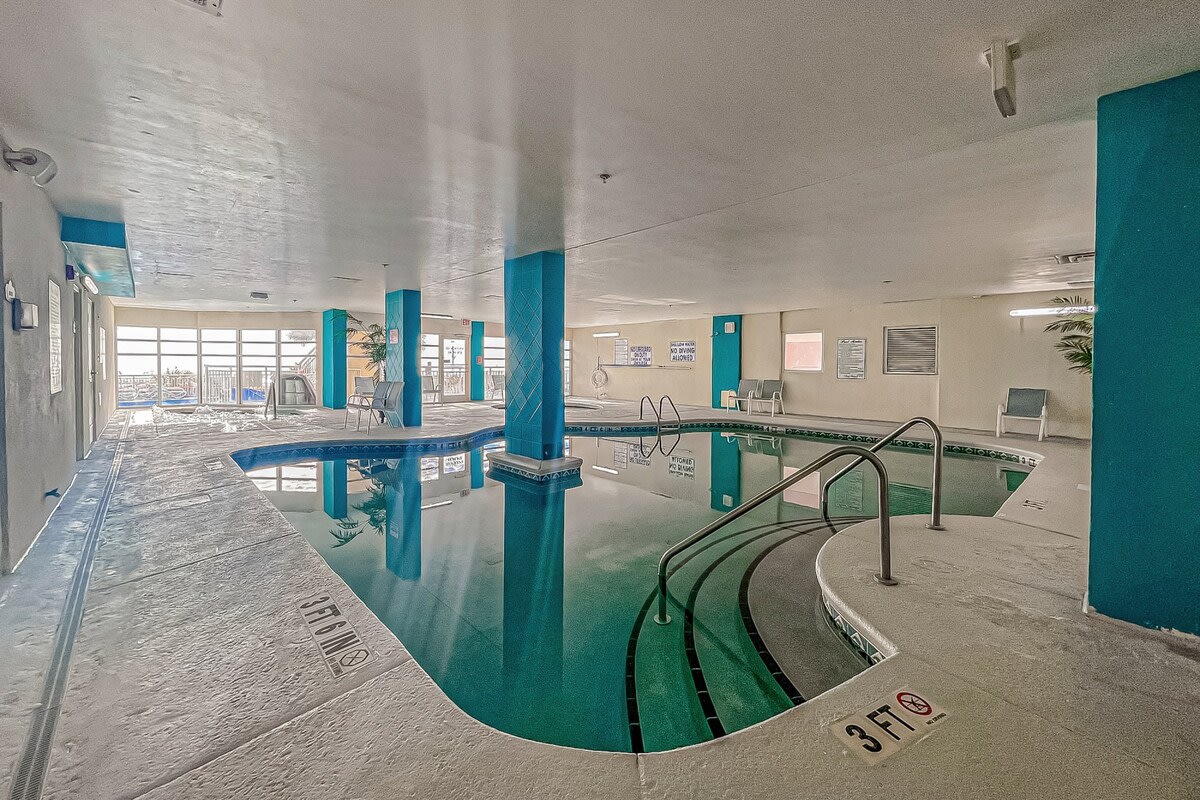 Baywatch 1004 property photo 3
