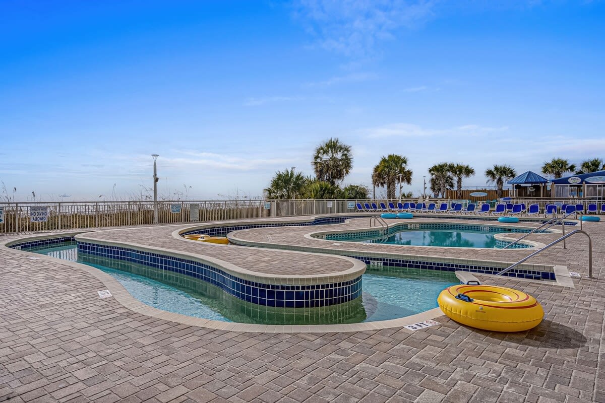 Baywatch 1004 property photo 4