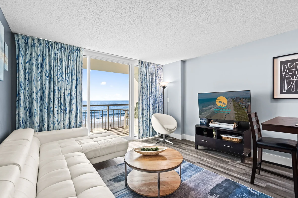 Oceans One 404 property photo 2
