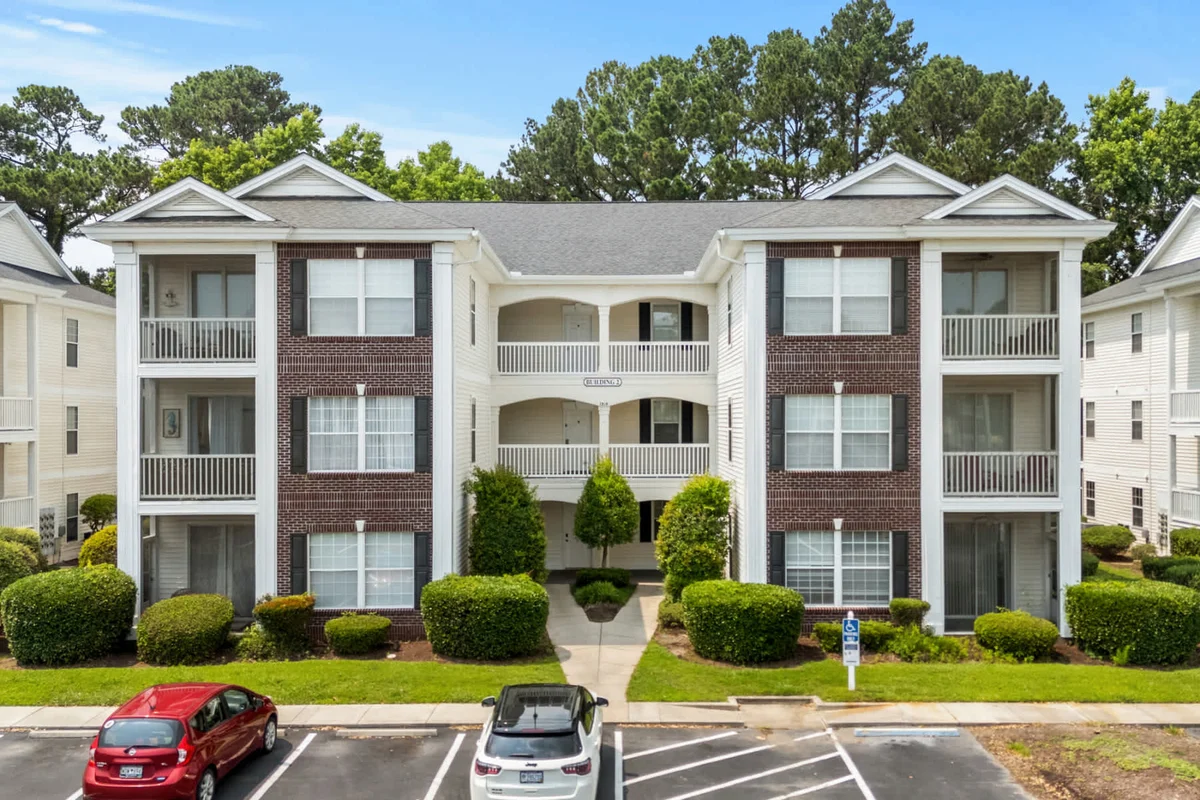 River Oaks 2F property photo 4