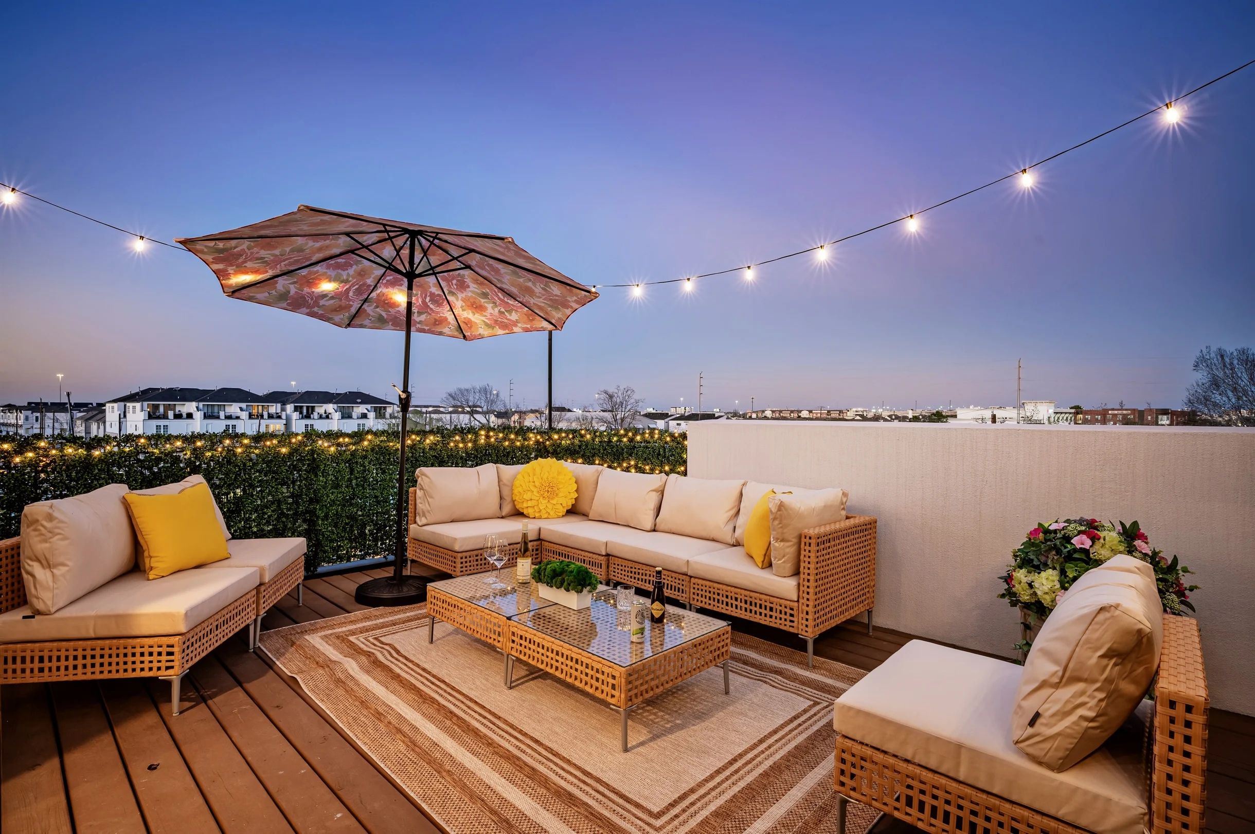 Sleeps 10! Rooftop Luxe • Pet-Friendly • Downtown #59