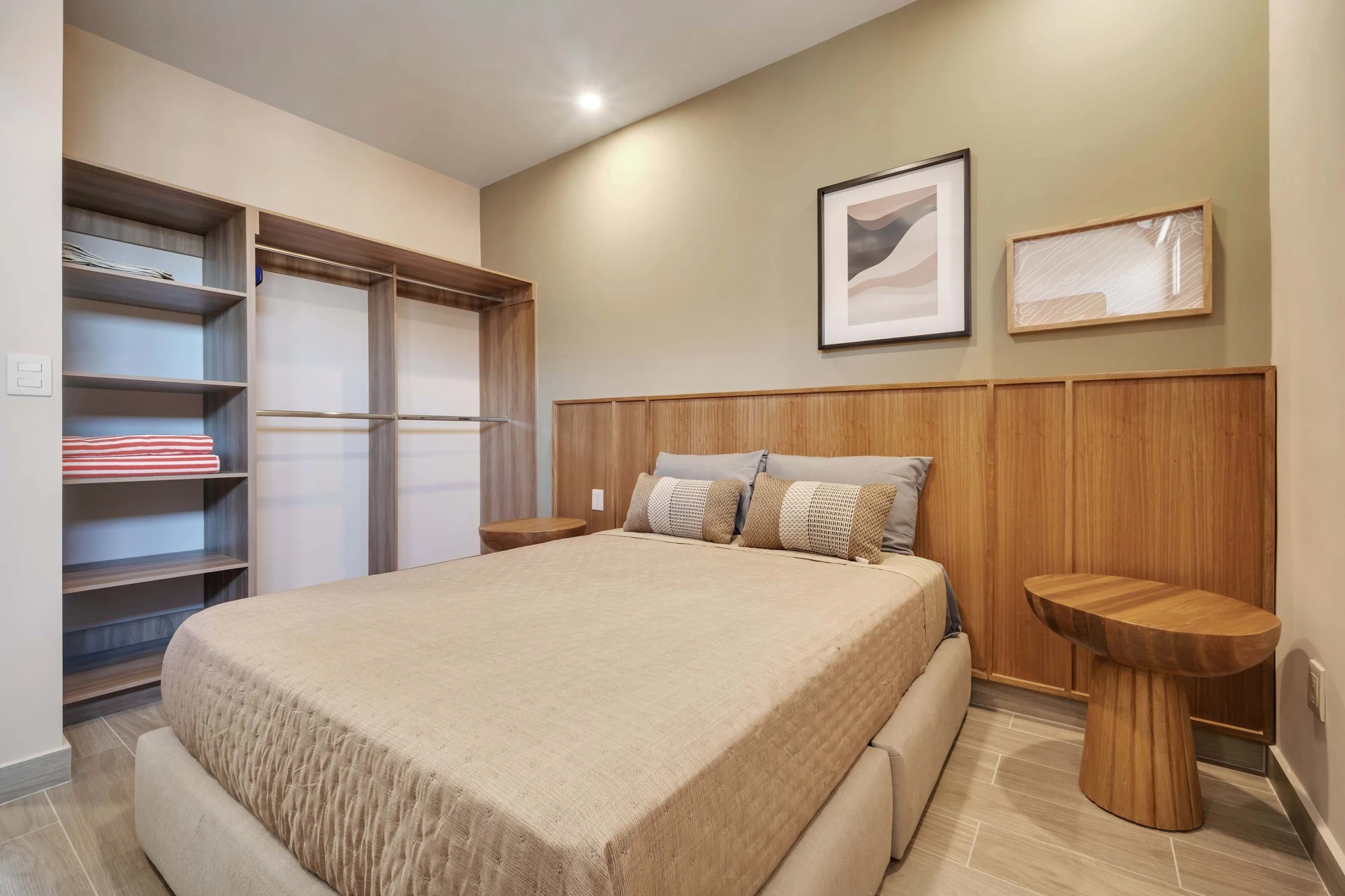 2BD UPPER B3-05 #4