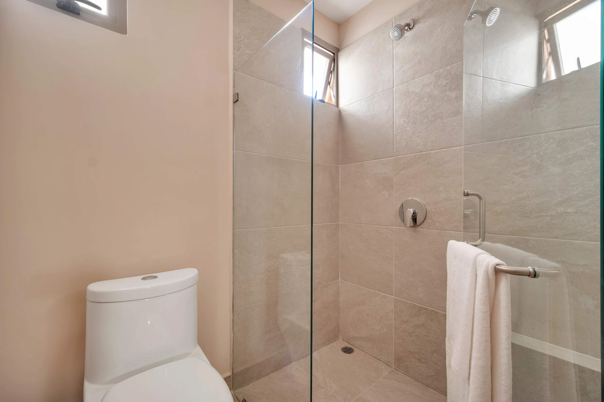 1BD UPPER B3-08 #16
