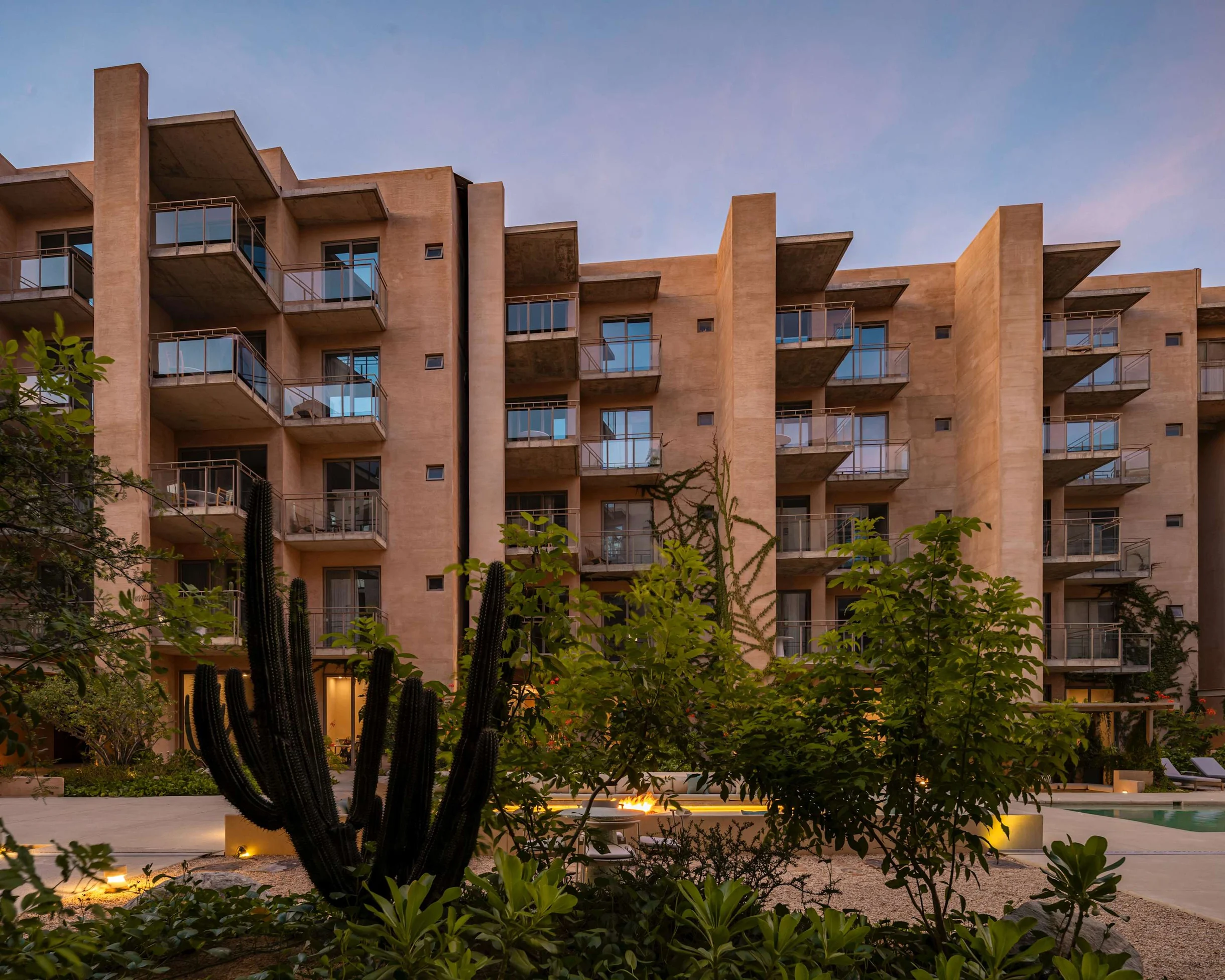 1BD UPPER B3-08 #28