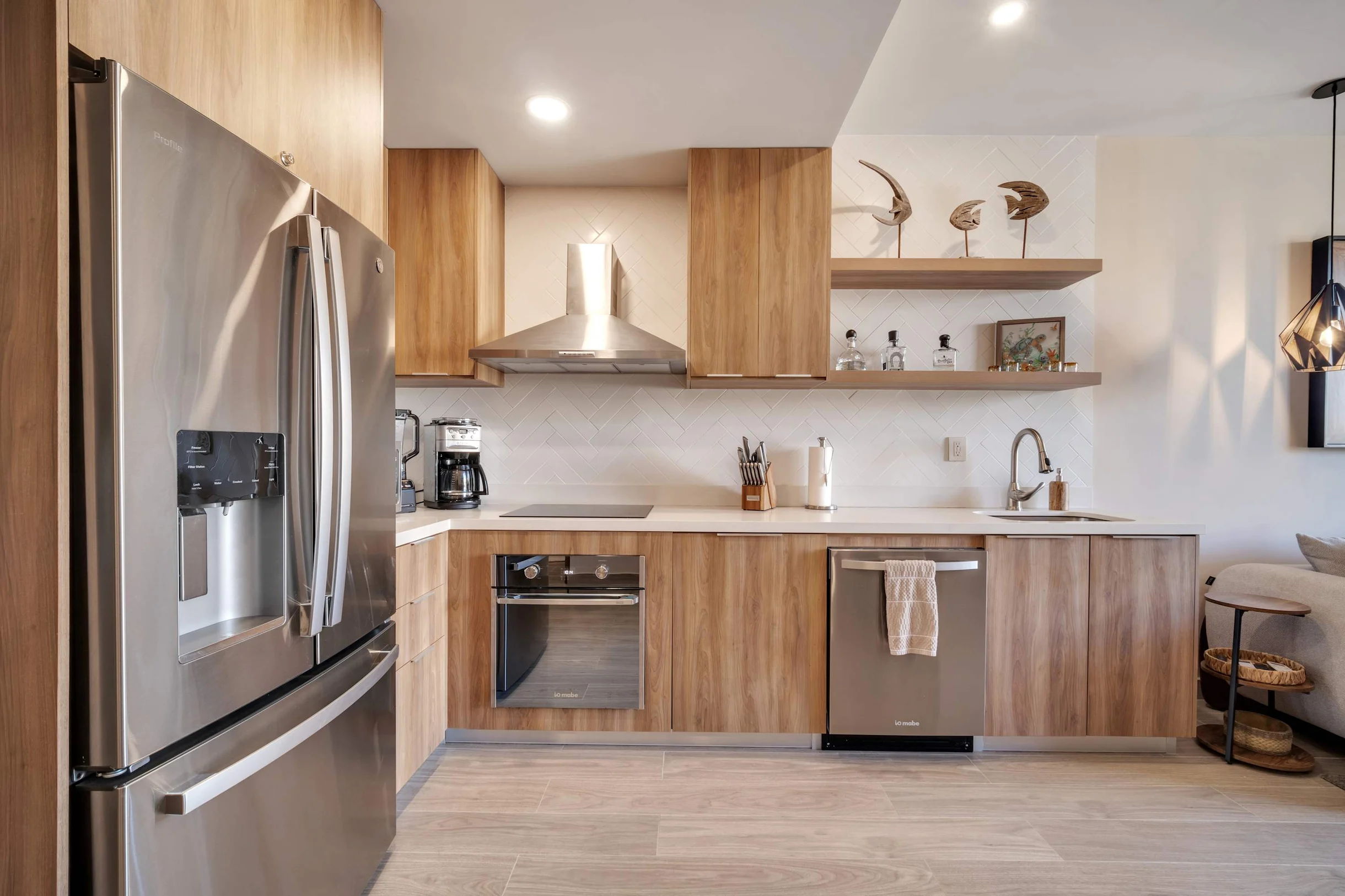 2BD PENTHOUSE B5-04 #4