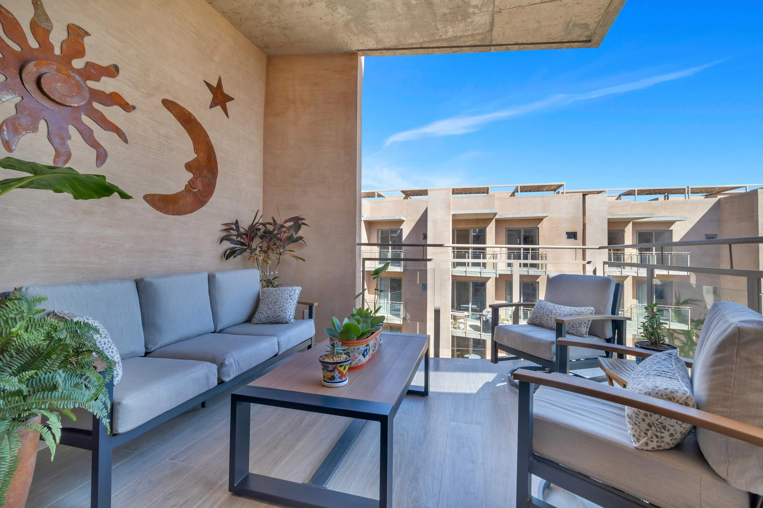 2BD PENTHOUSE B5-04 #19