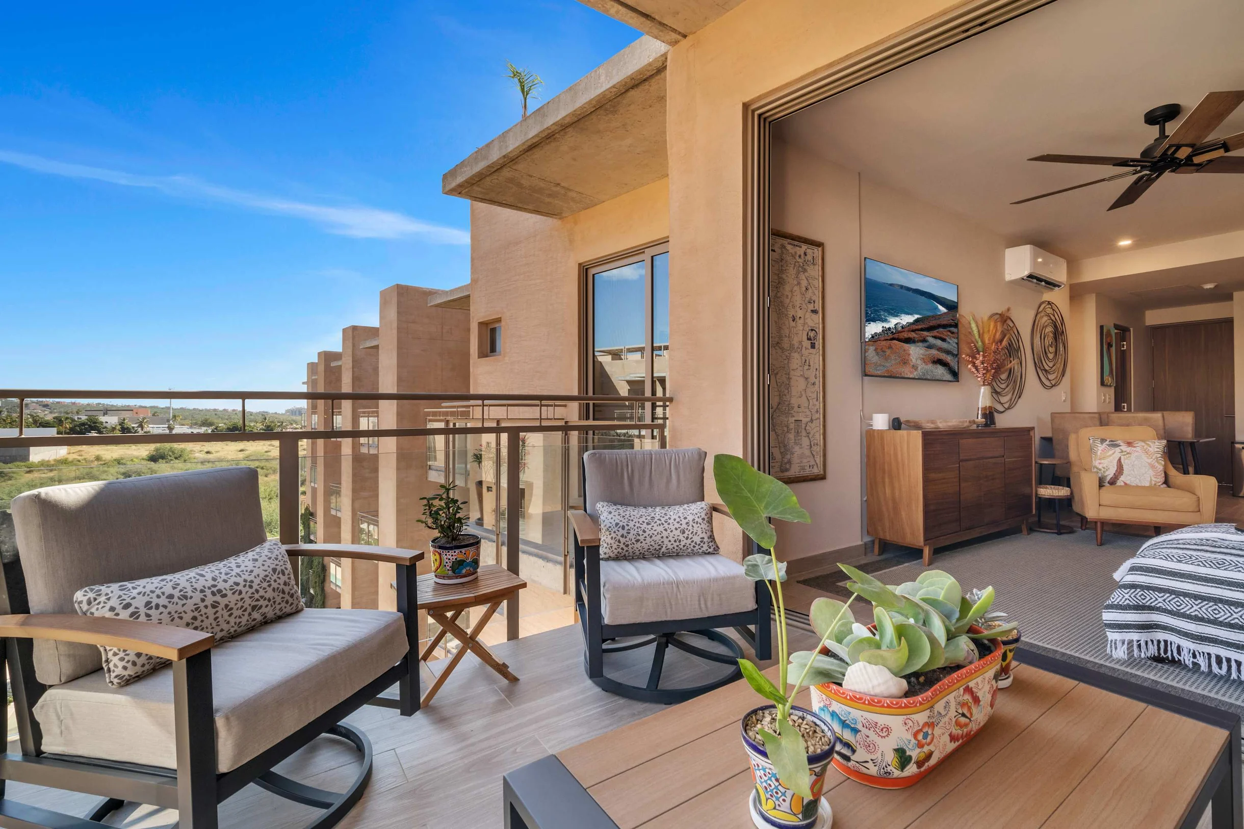2BD PENTHOUSE B5-04 #7
