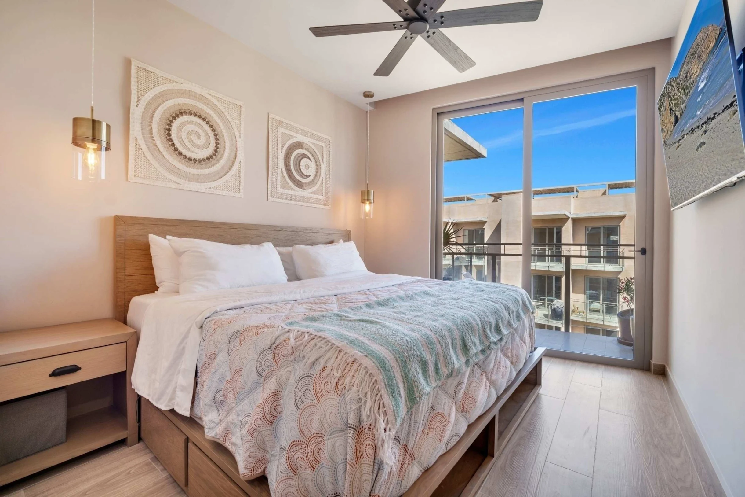 2BD PENTHOUSE B5-04 #16