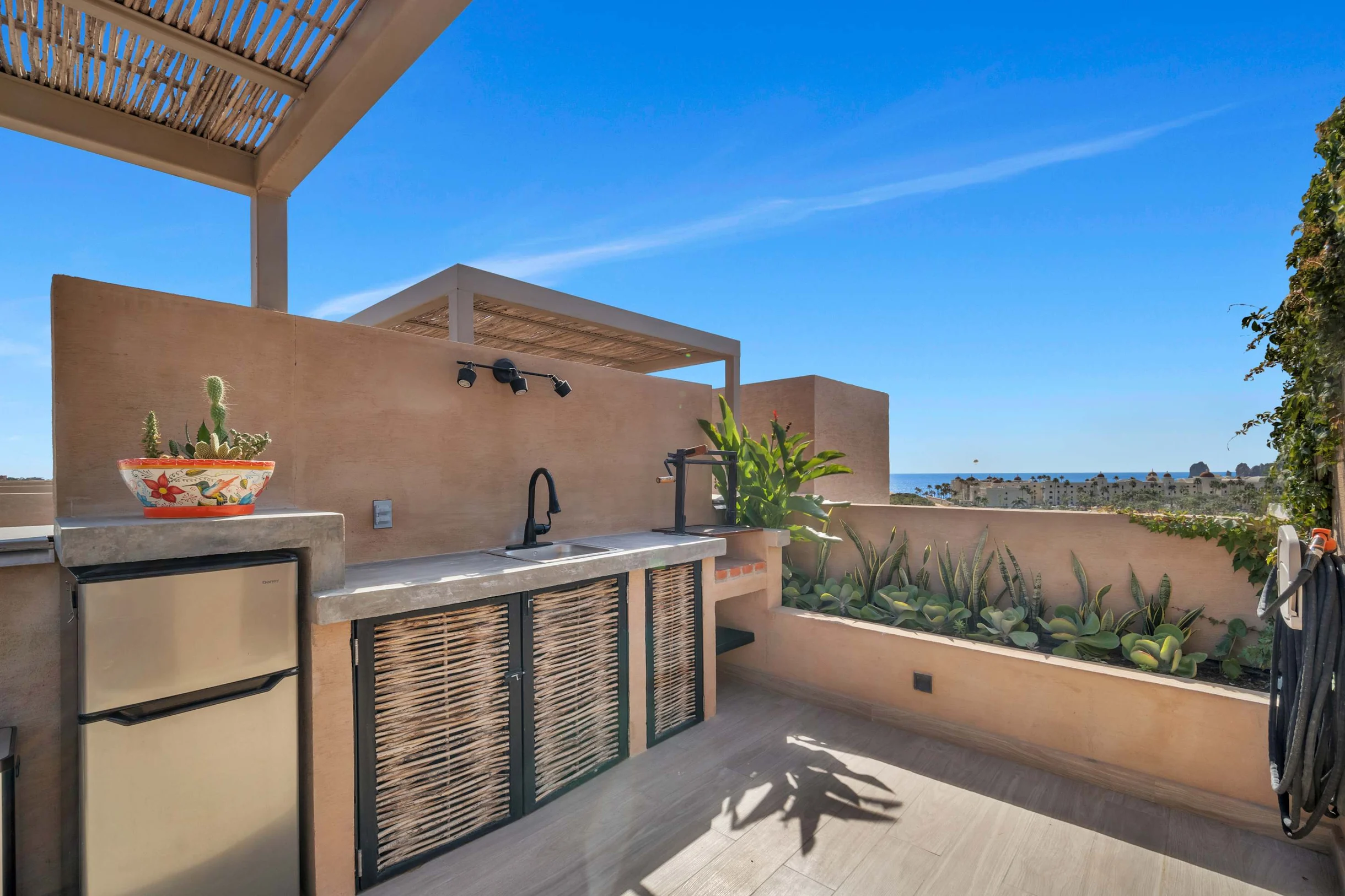 2BD PENTHOUSE B5-04 #38