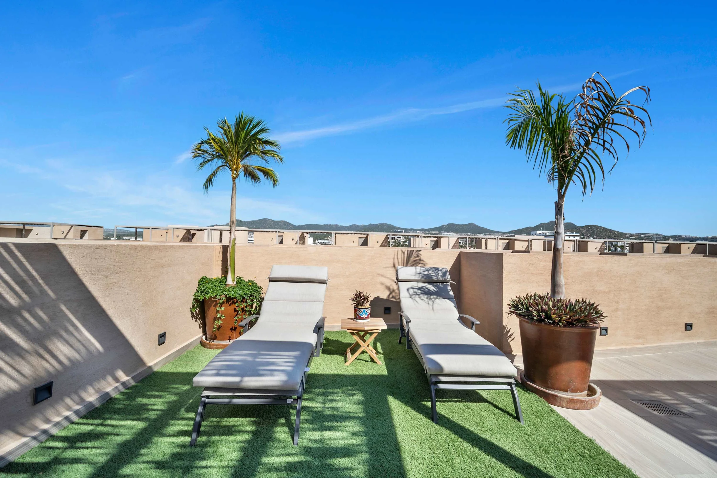 2BD PENTHOUSE B5-04 #34