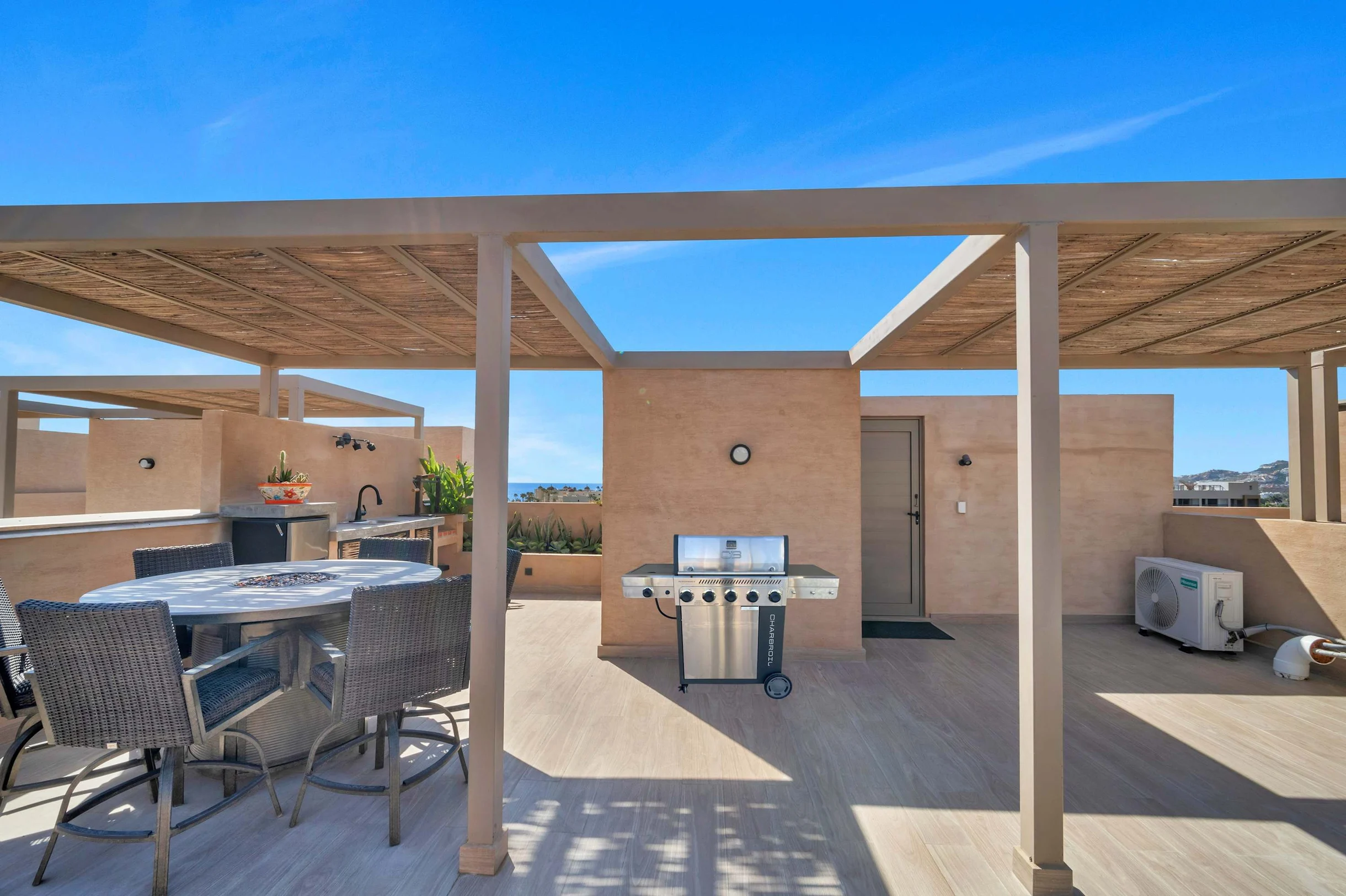 2BD PENTHOUSE B5-04 #40