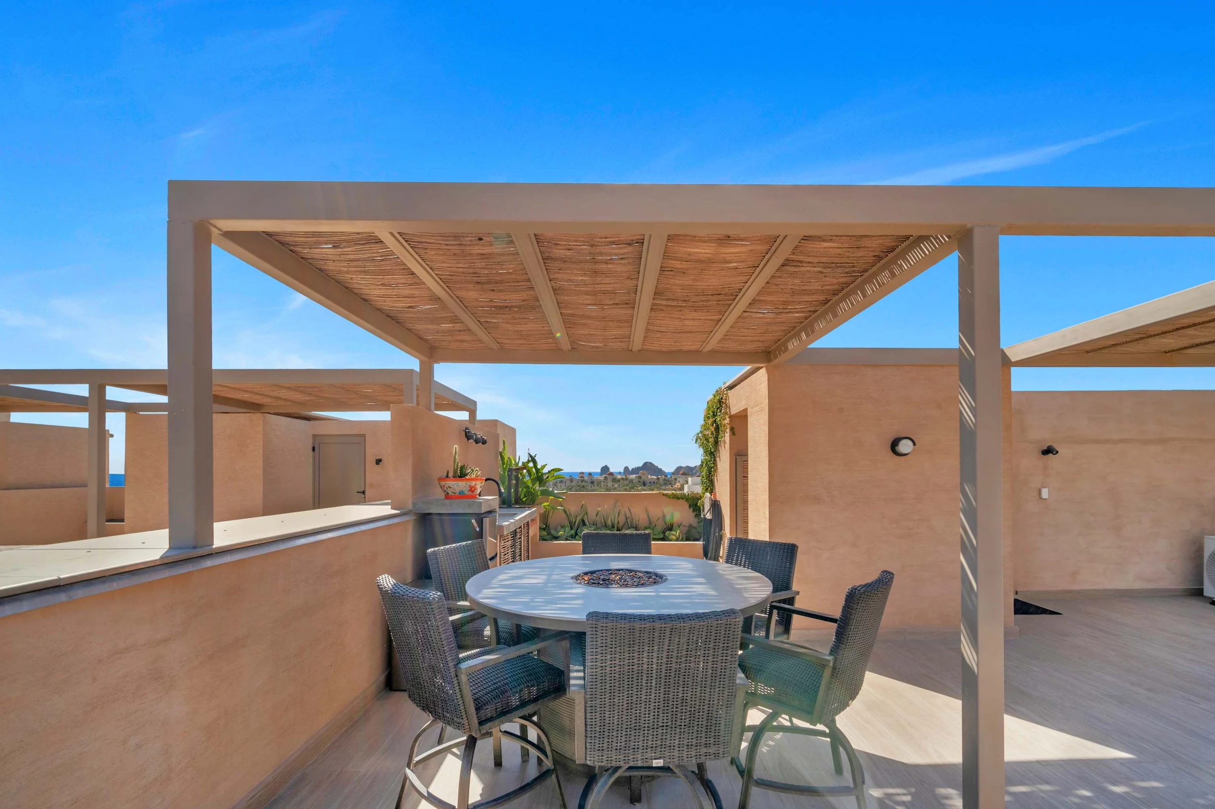 2BD PENTHOUSE B5-04 #35