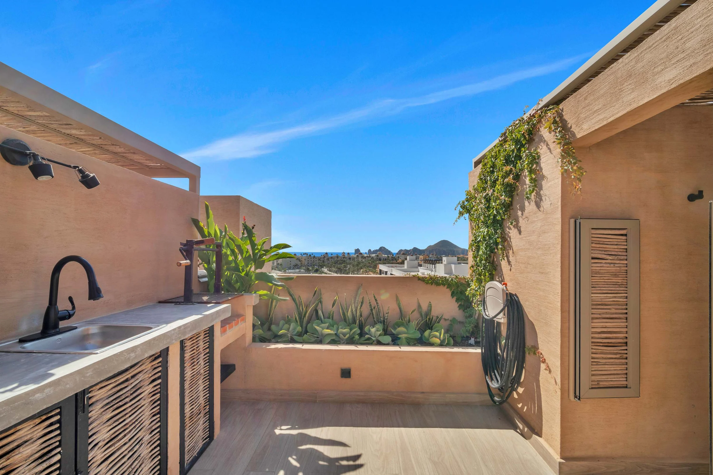 2BD PENTHOUSE B5-04 #8