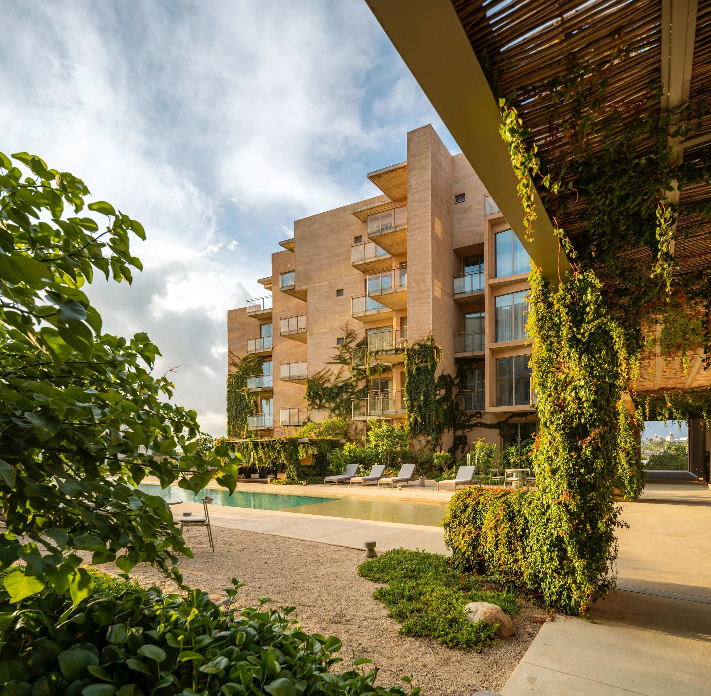 2BD PENTHOUSE B5-04 #33