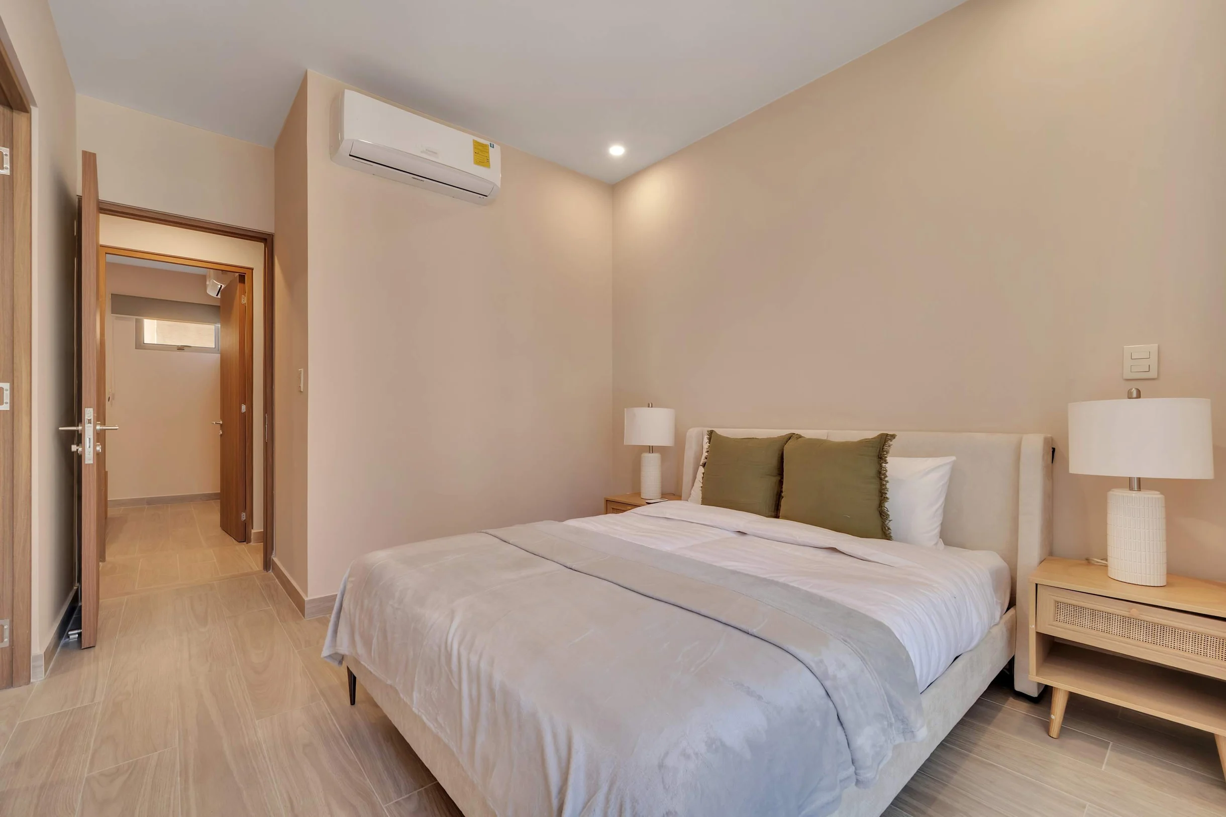 2BD UPPER B3-02 #9