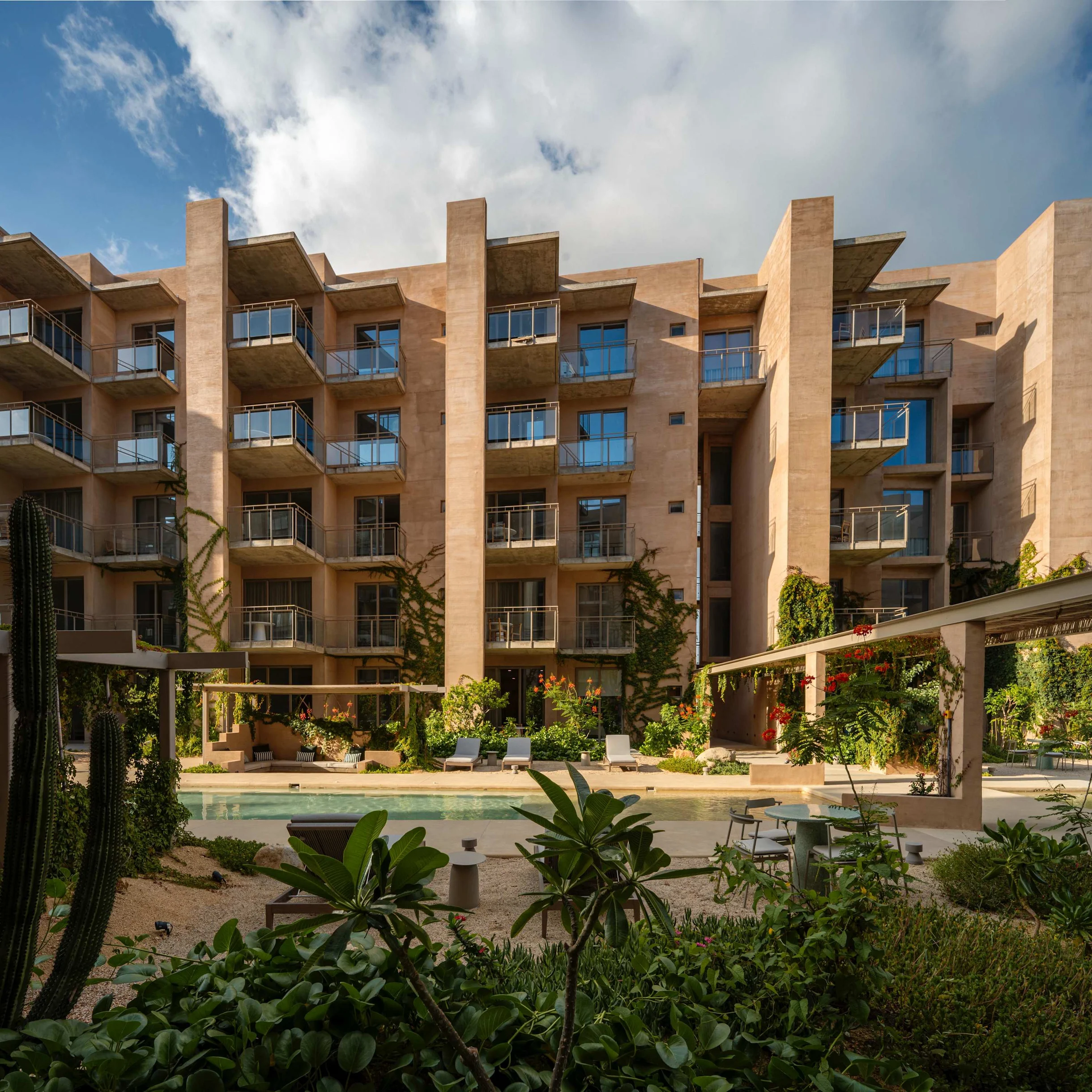 2BD UPPER B3-02 #32