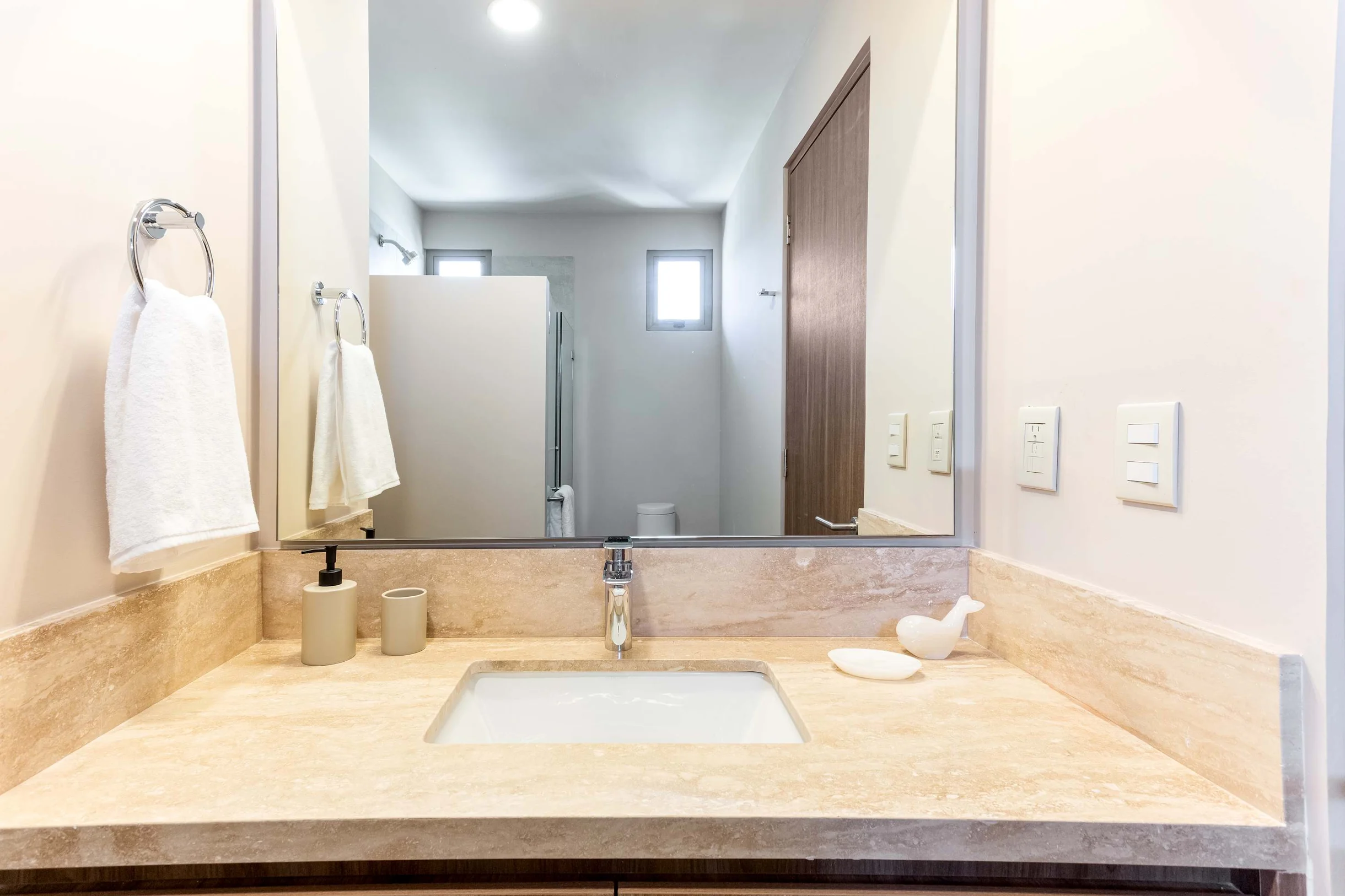 2BD UPPER B3-04 #11