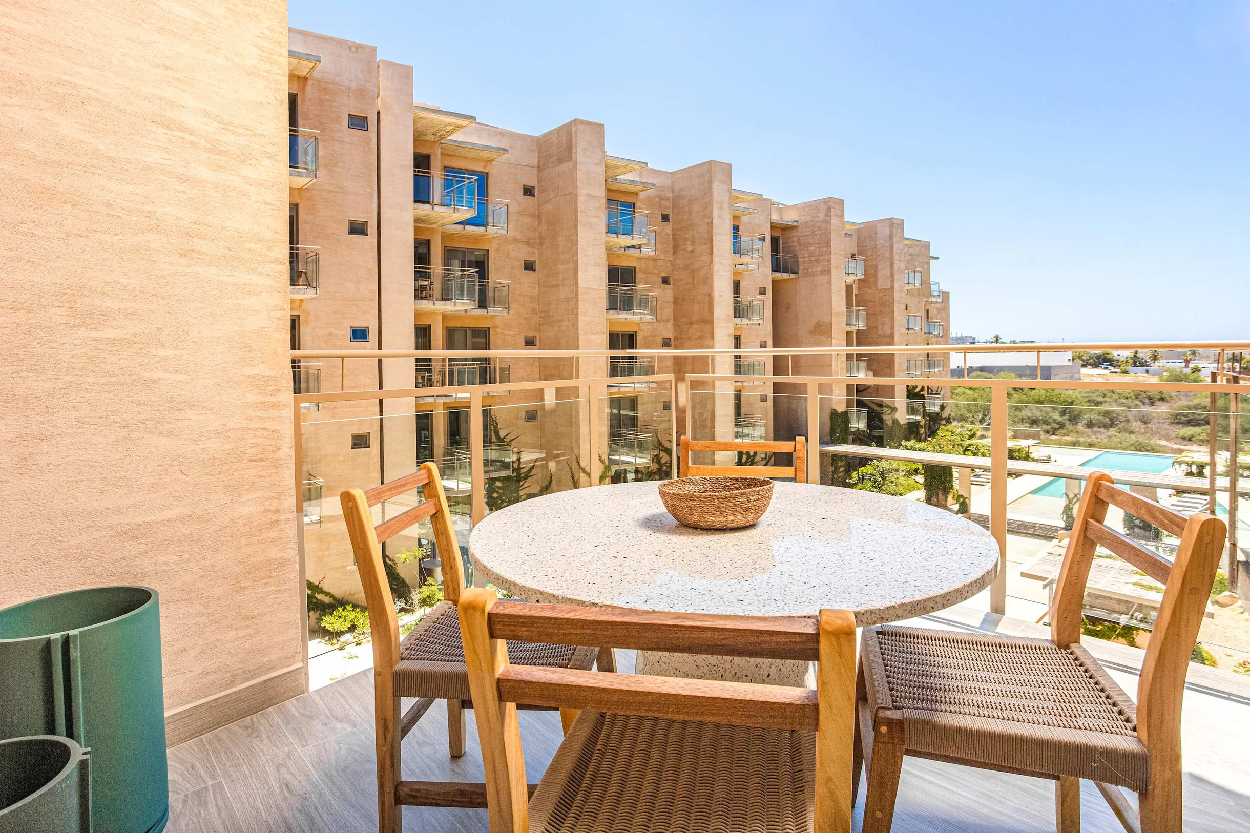 2BD UPPER B3-04 #24