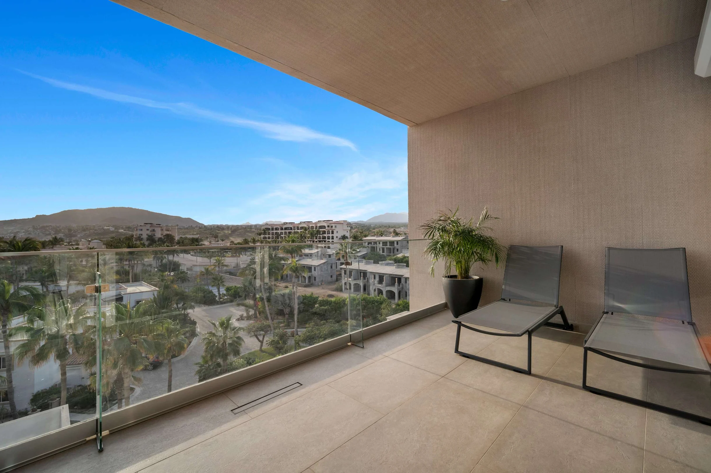 2 BR OV - 306 #5