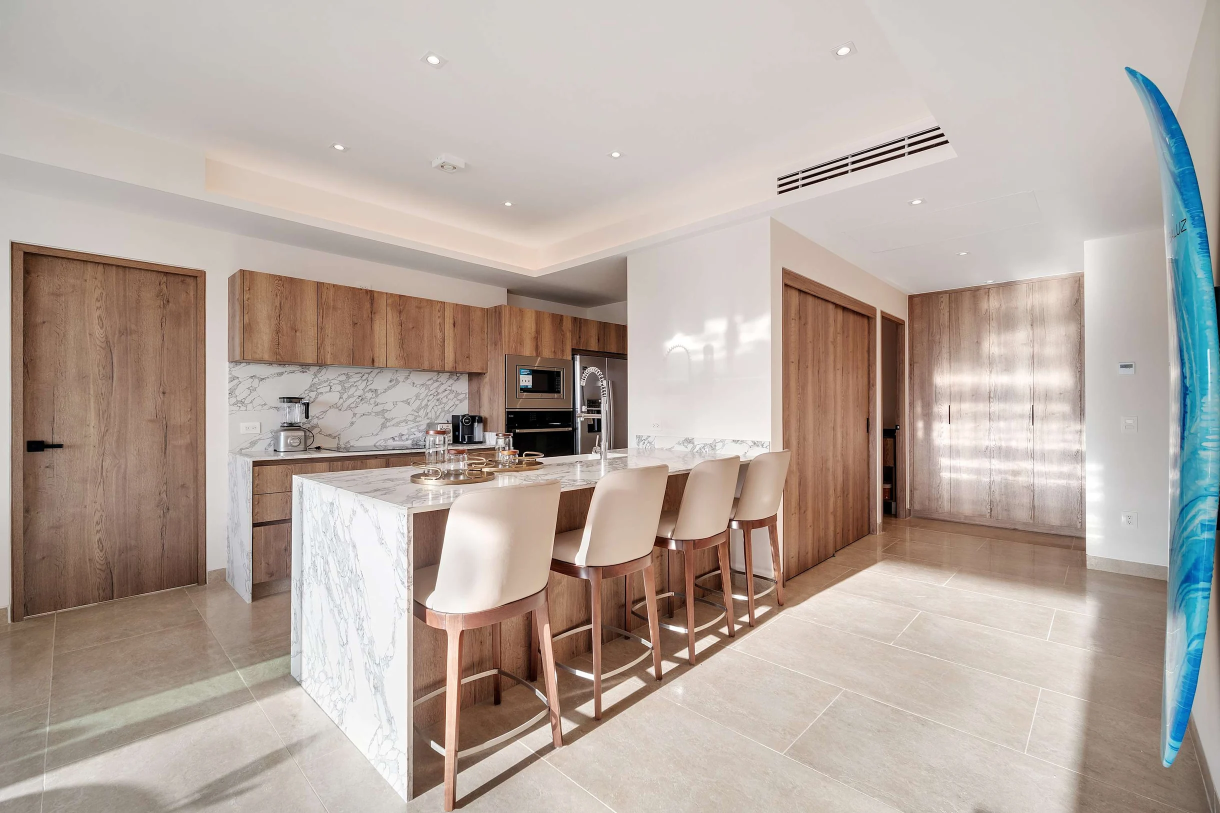 2 BR OV - 406 #2