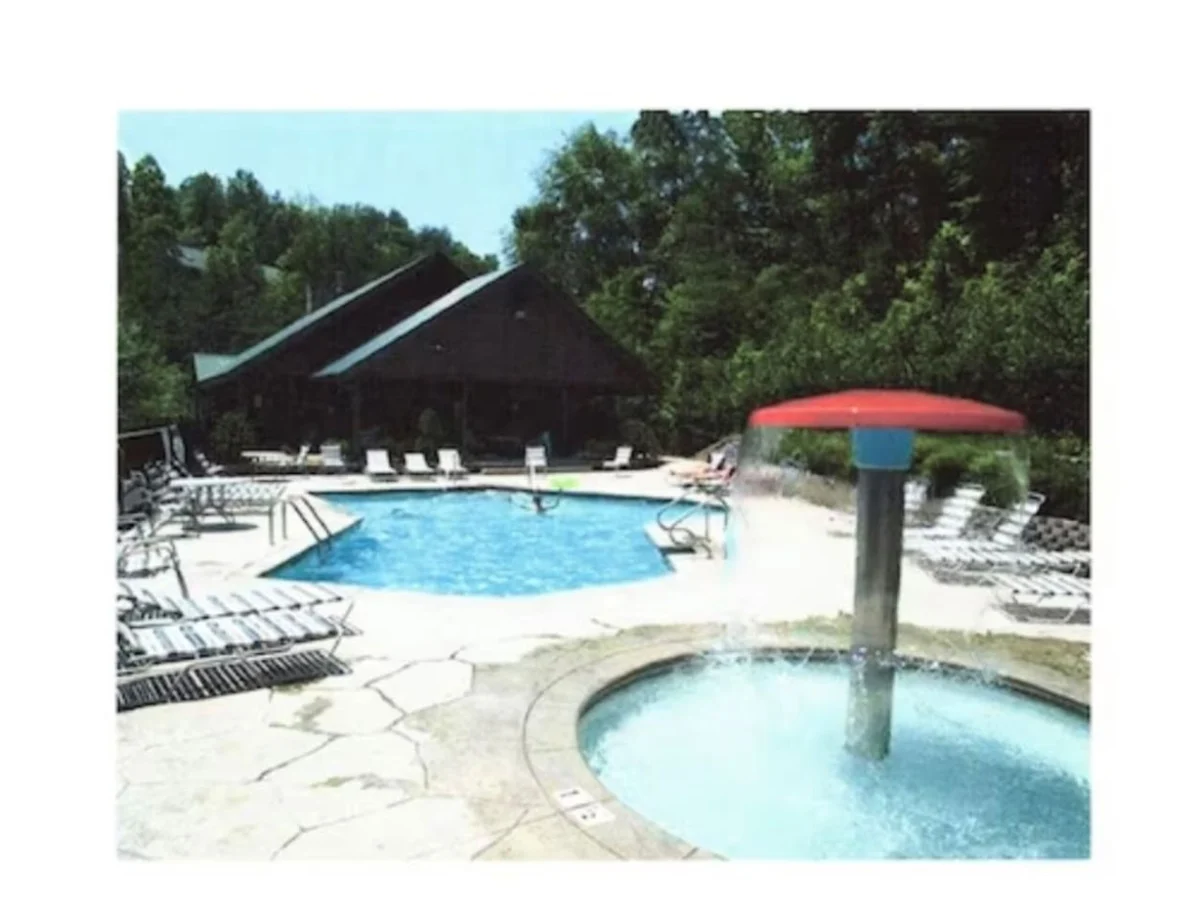 Big Buck Lodge  Smoky Mountain Views - Hot Tub - within 2.5 miles to downtown Gatlinburg. #26